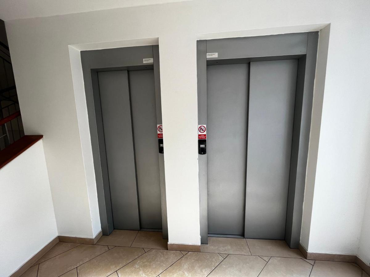 Monfas Apartment Garden City Прага Екстер'єр фото